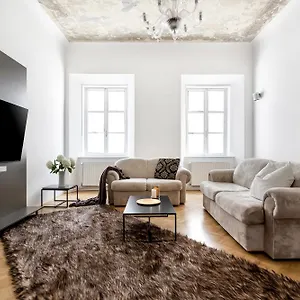 https://castle-view-palace-residence.hotels-in-ljubljana.com